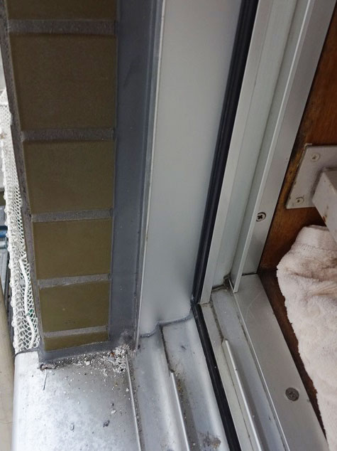 爆裂サッシの補修工事