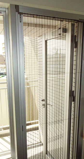 玄関網戸工事